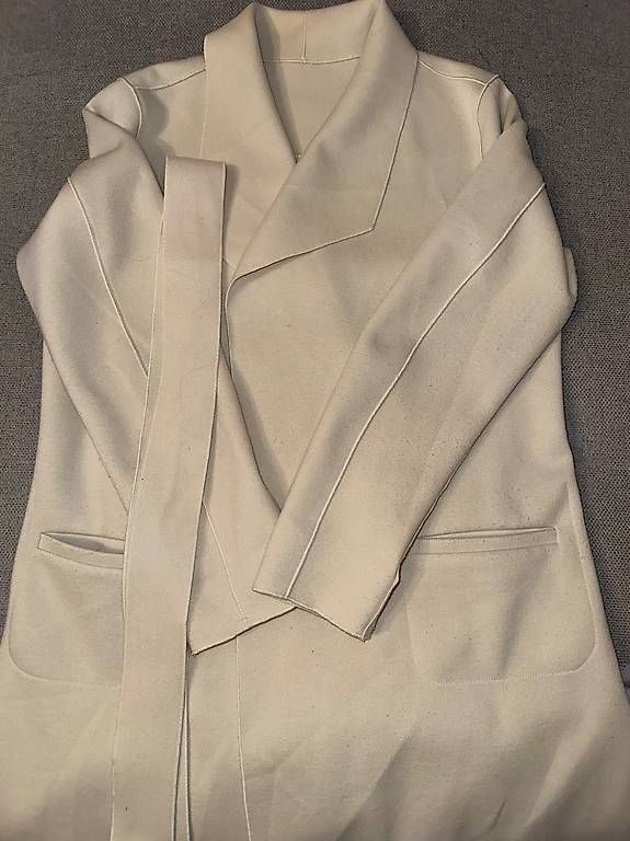 Cappotti: Manteau blanche  – Usato da Schmitten FR venduto da MmeCruz
