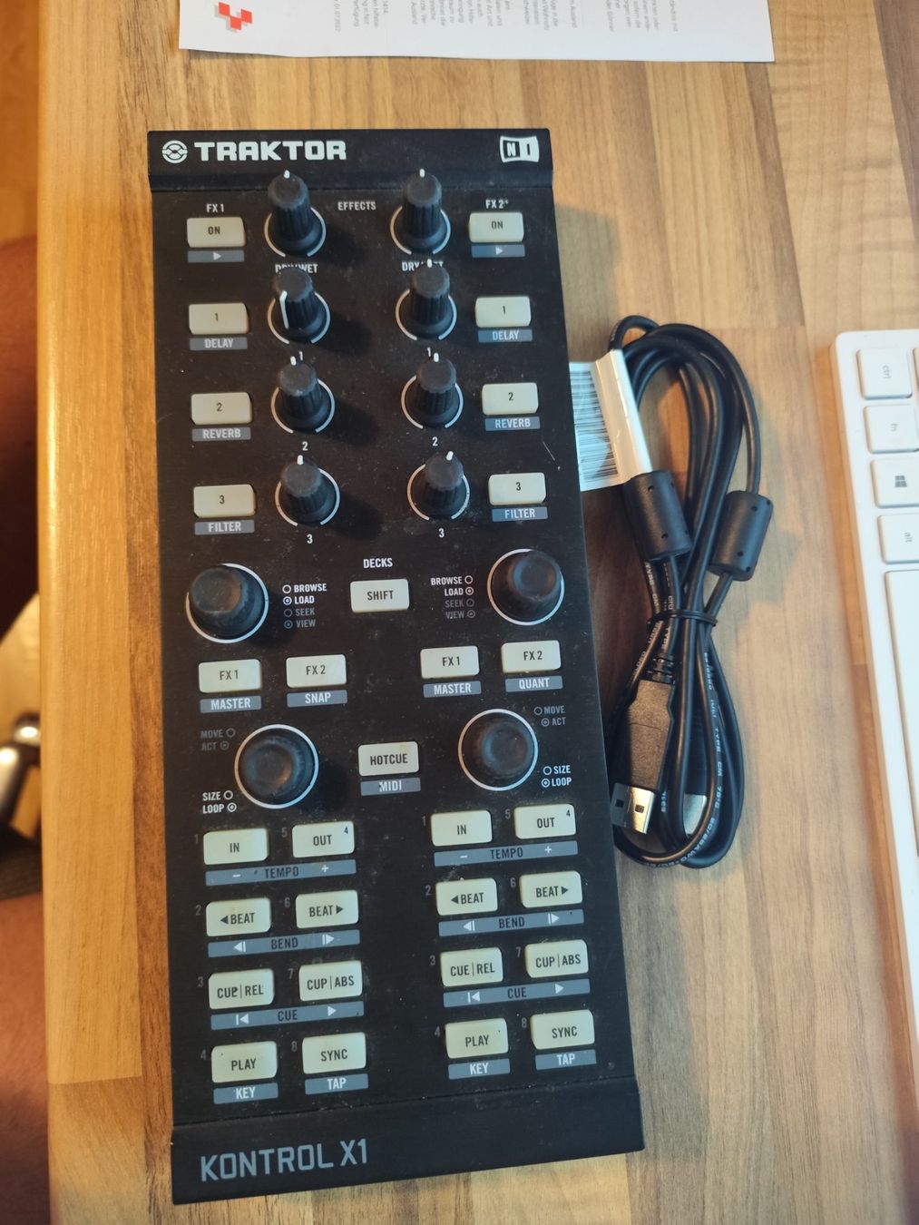 Traktor Strumenti musicali: Traktor Kontrol X1 DJ Controller – Usato da Brunnen venduto da Kaufrausch7