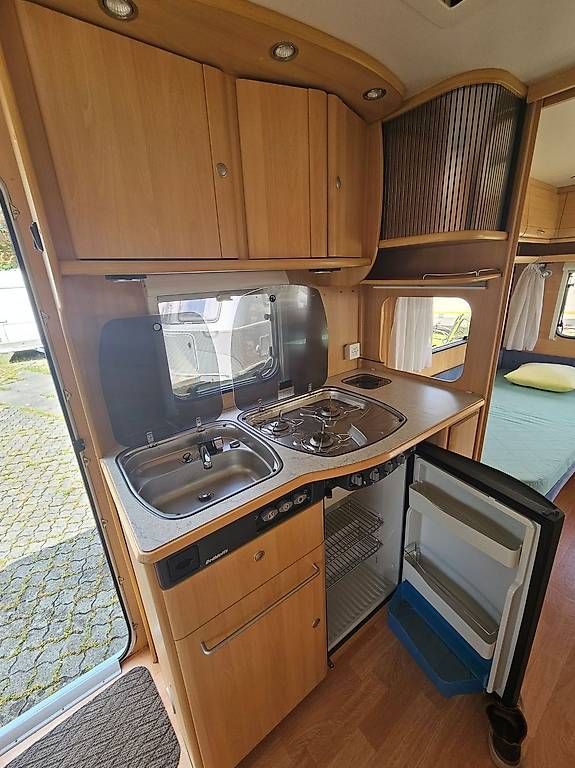 Camping Fahrzeuge: A vendre Dethleffs Camper avec toit de protection – Gebraucht aus Belmont-Yverdon von FloridaJeep 4