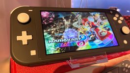 Switch Lite - mit OVP - Mario Kart - Wie Neu