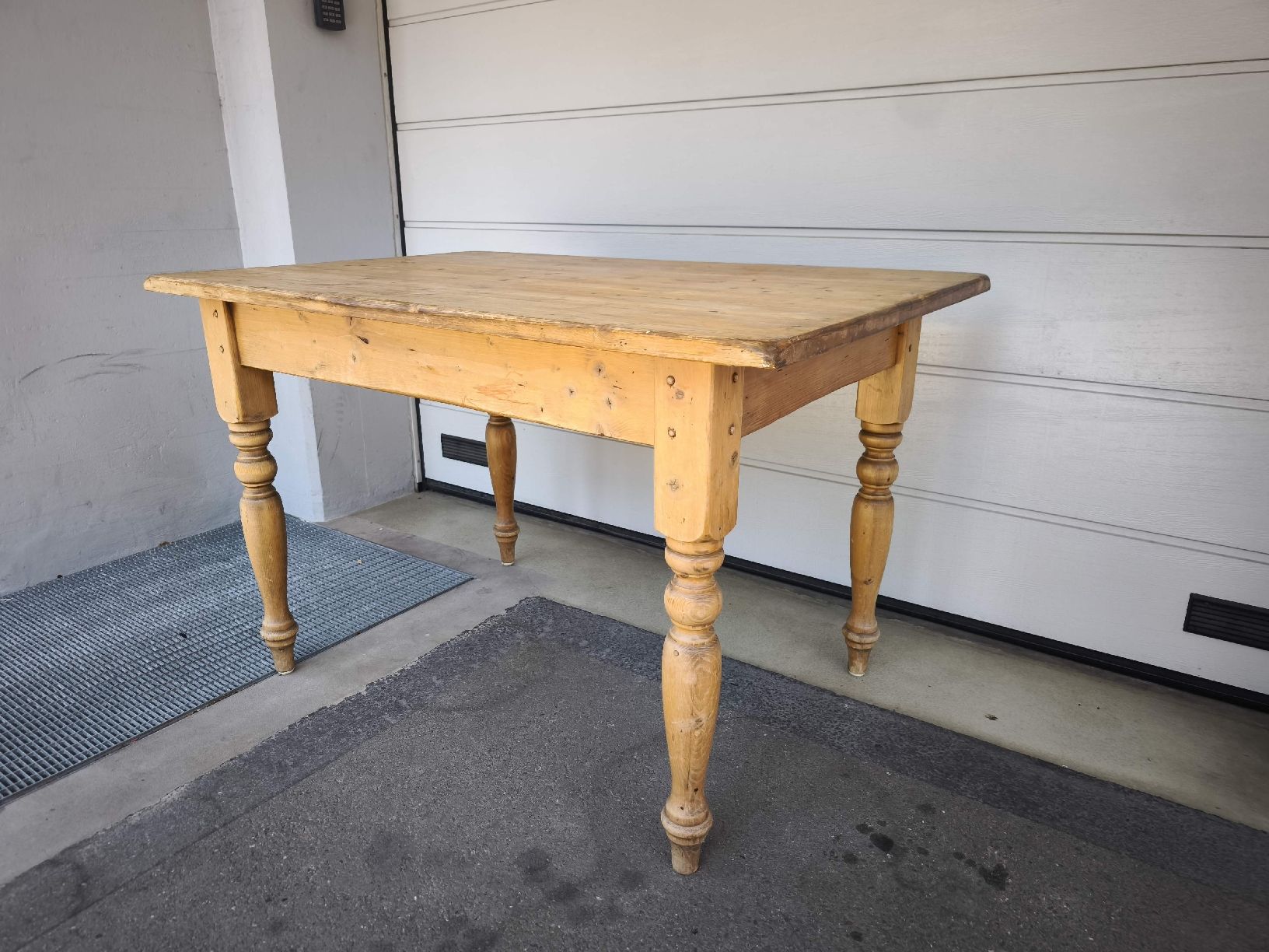Tavoli: Hübscher Esstisch aus Holz – Usato da Winterthur venduto da Olaf4weiss 6