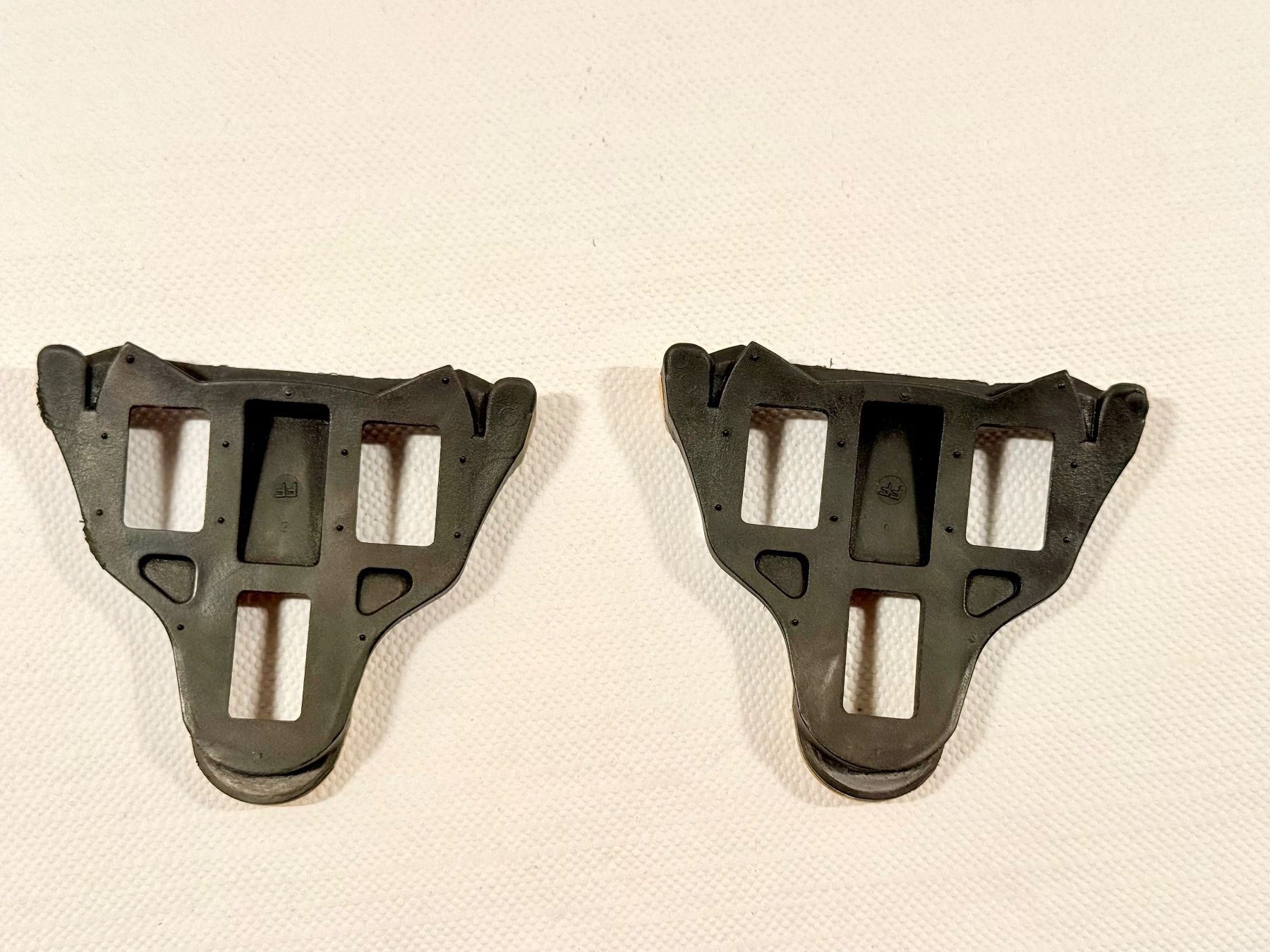 Ersatzteile: SHIMANO SM-SH11 SPD-SL Schuhplatten Paar neuwertig 2605 – Gebraucht aus Luzern von bikeandbeltcom 1