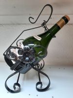 Vintage Schmiedeisengestell mit Schnapsflasche