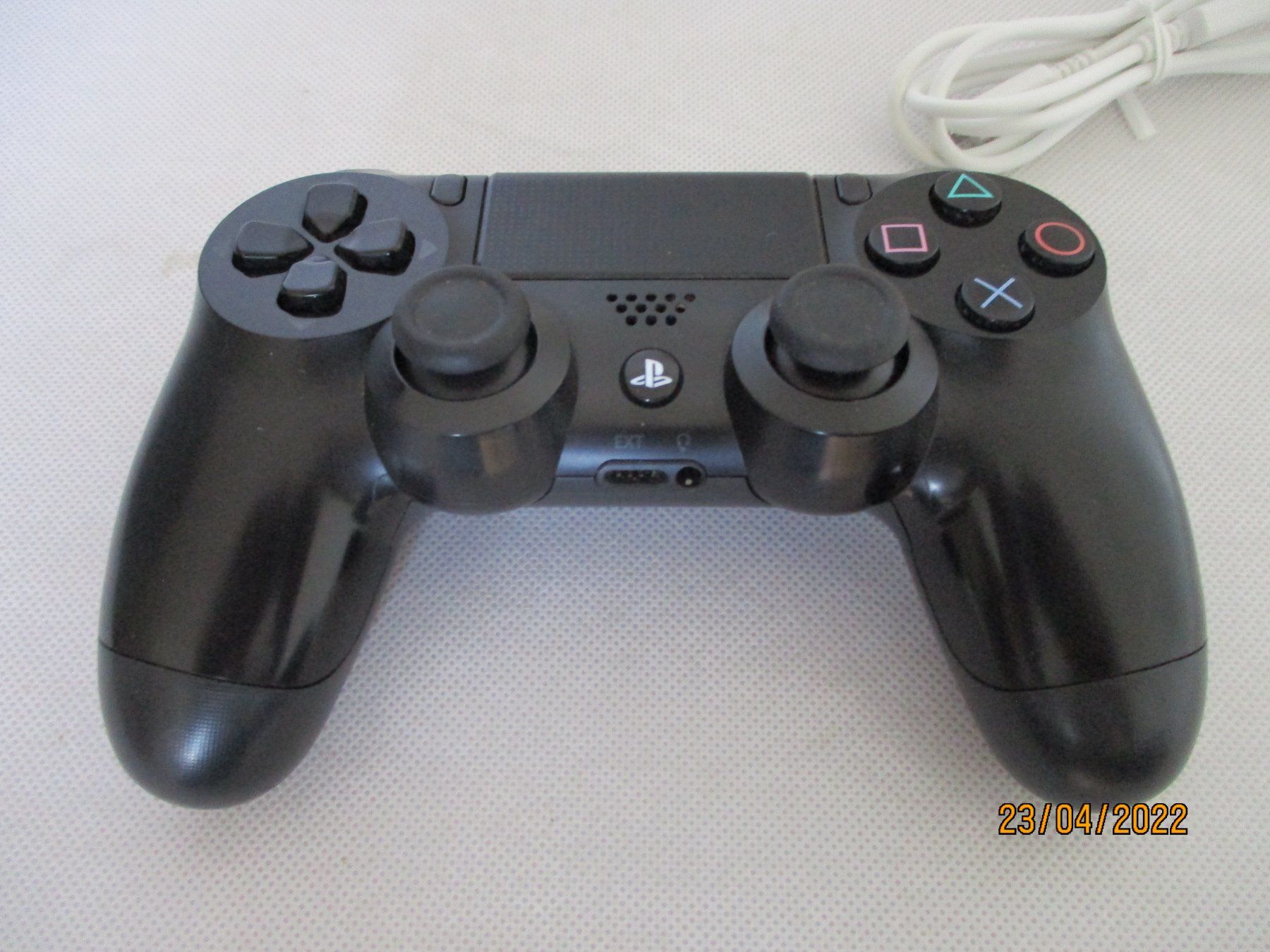 Controller: PS4 Controller inkl. Ladekabel – Usato da Liestal venduto da Disc-Point 1