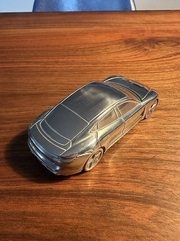 Modellini d'auto: Porsche Taycan Briefbeschwerer, Limited Edition – Usato da Augst BL venduto da snoopy-80 2
