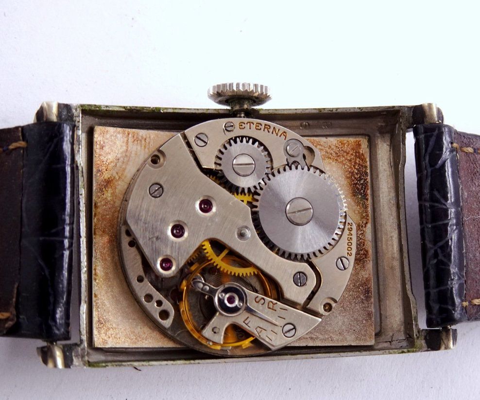 Eterna Orologi: 1940er Vintage Eterna Rectangular mechanisch – Usato da Untersiggenthal venduto da TimeandShine 7