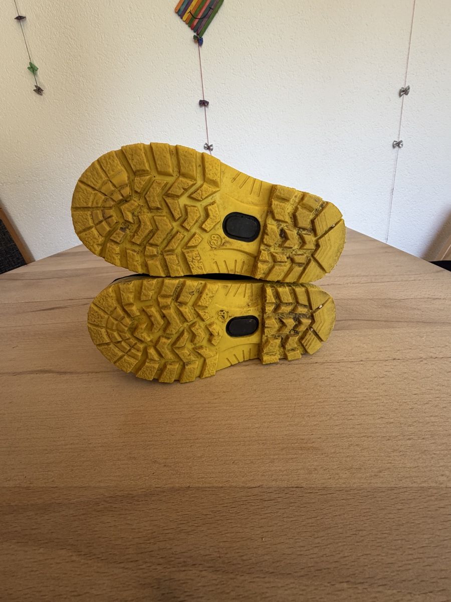 Scarpe per ragazzi: Kinder Winterstiefel Gr. 25, warm & bequem – Usato da Zeiningen venduto da nic_2rmd 2