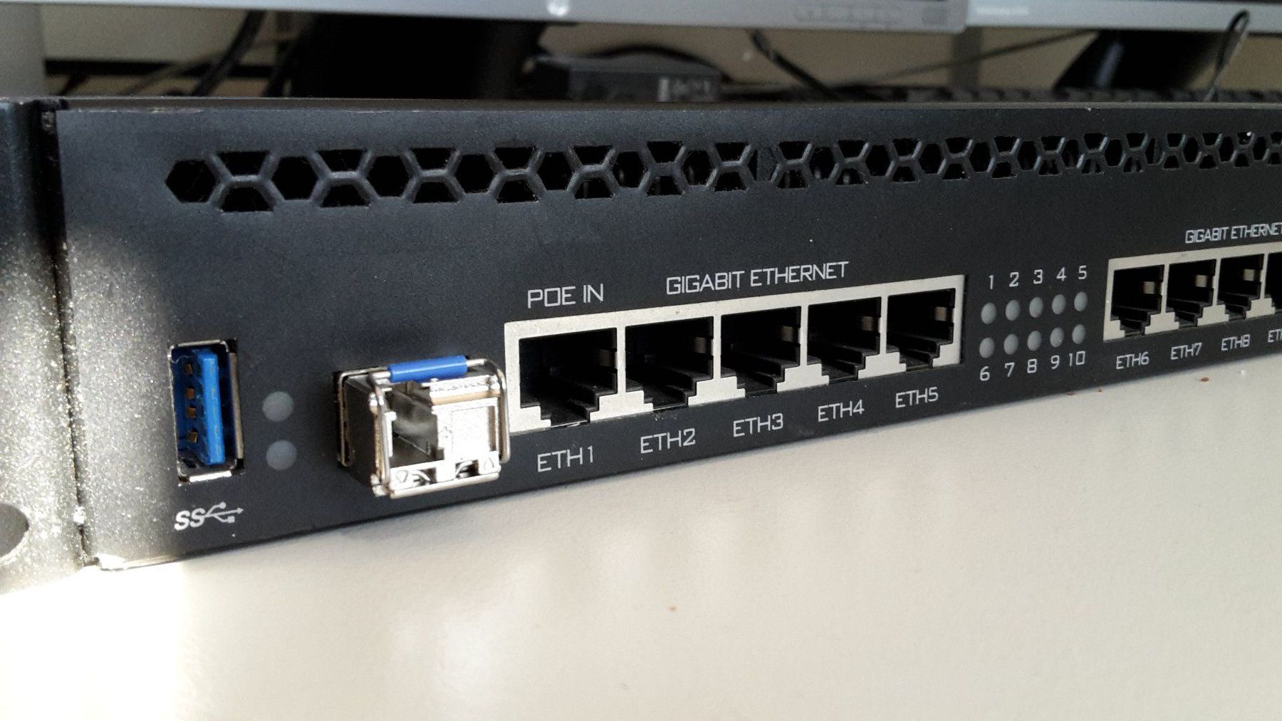 MikroTik Routerboard RB 3011 UiAS-RM (Gebraucht) in Brüttisellen für ...