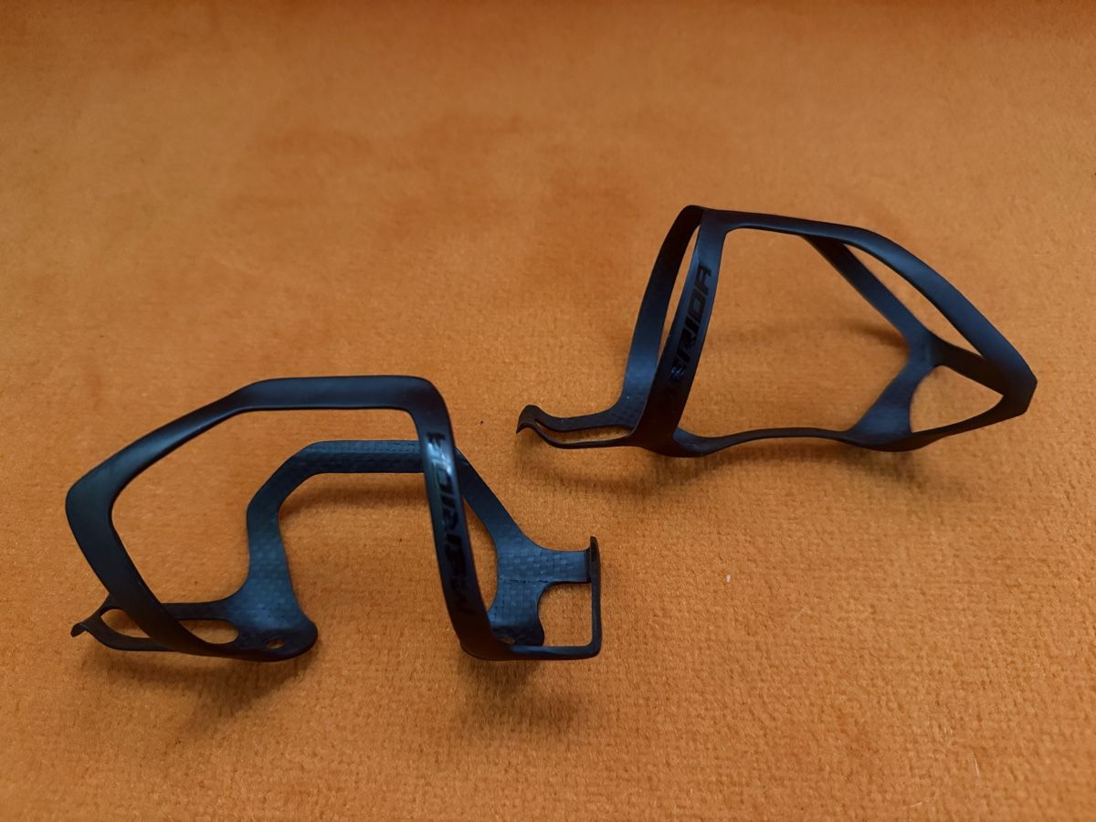 Merida Pezzi di ricambio: CARBON FLASCHENHALTER SET Merida, 1x normal, 1x seitlich – Nuovo (secondo la descrizione) da Obfelden venduto da Freebonsay 1