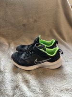 Laufschuhe, Nike Downshifter, Grösse 33,