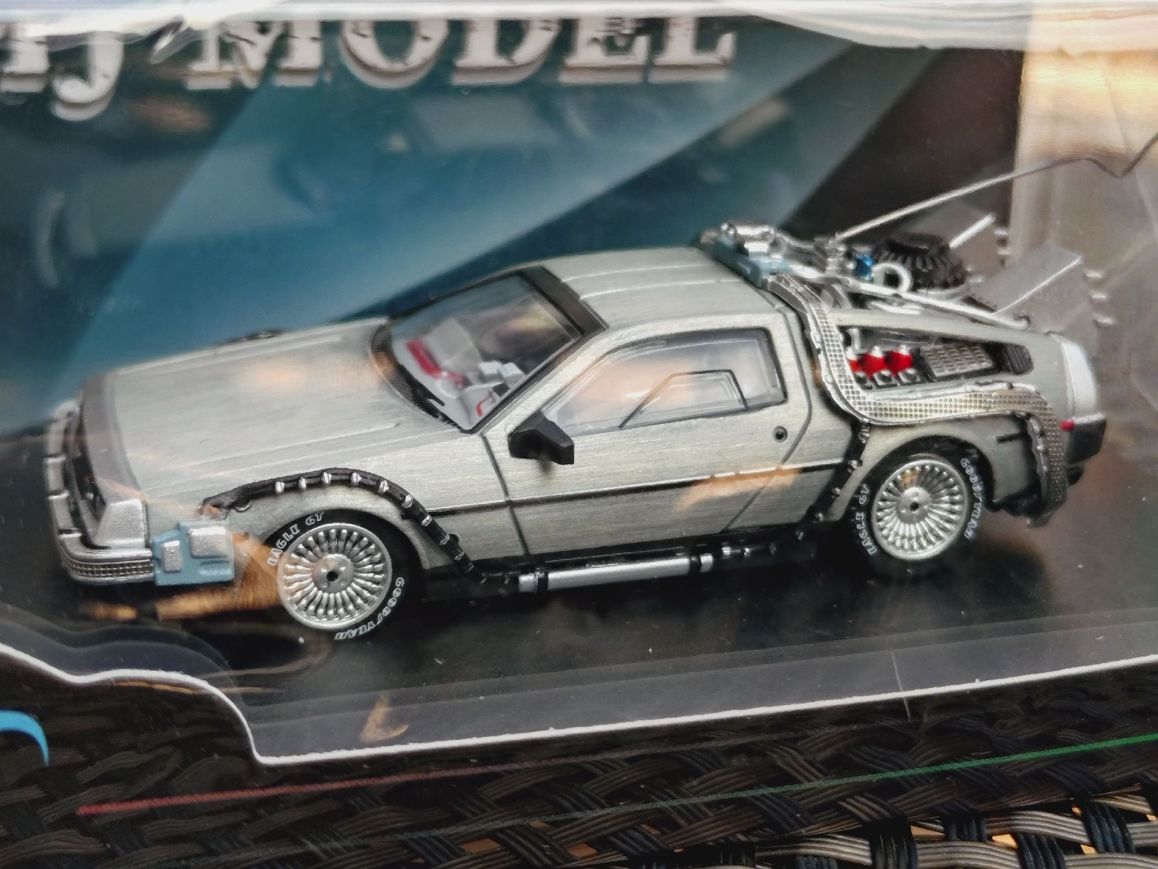 Modellini d'auto: 1/64 De Lorean Time Machine Diecast – Nuovo e nell'imballaggio originale da Zürich venduto da DiecastDude 2