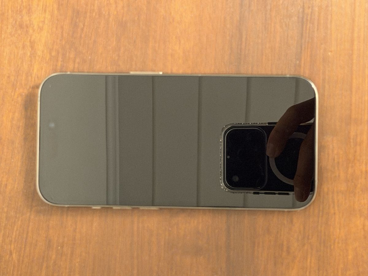 Apple Handys / Smartphones: iPhone 15 pro Natural Titanium – Defekt aus Perroy von gui_6kwf 1