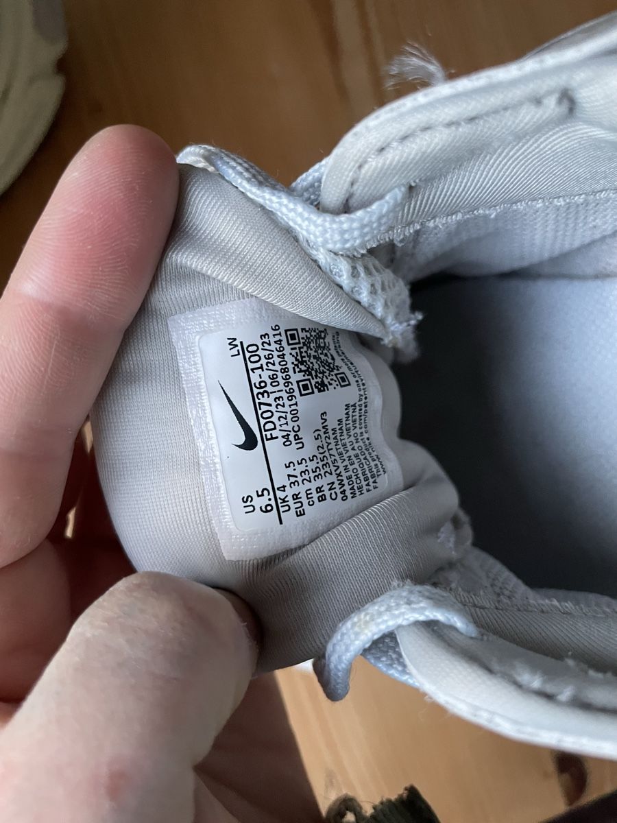 Nike Scarpe da donna: Nike V2K Run Damen Gr.37,5 – Usato da Nesslau venduto da lau_l6cy 2