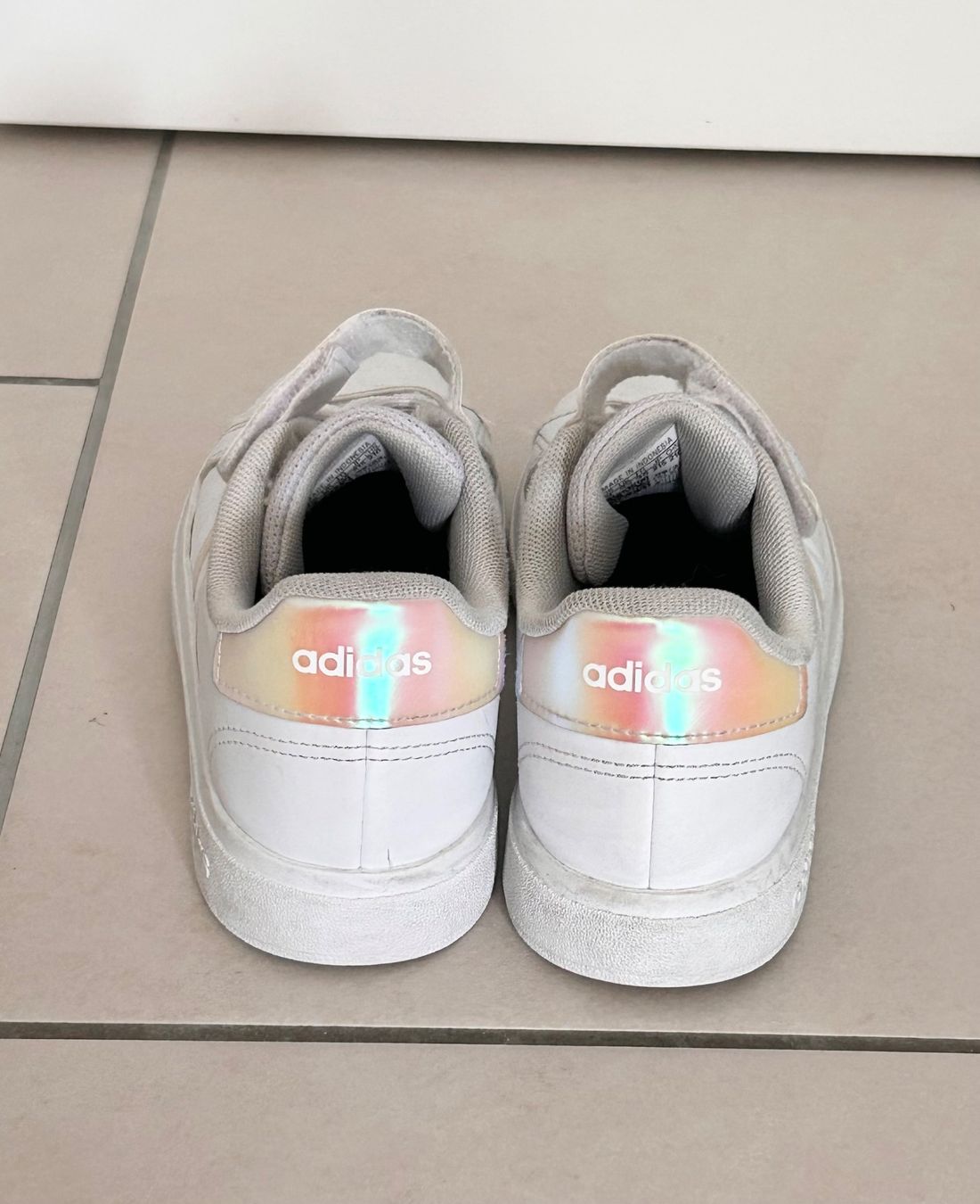 Adidas Chaussures filles: Scarpe Adidas nr 35 – D'occasion à Bellinzona par RossoScarlatto 2