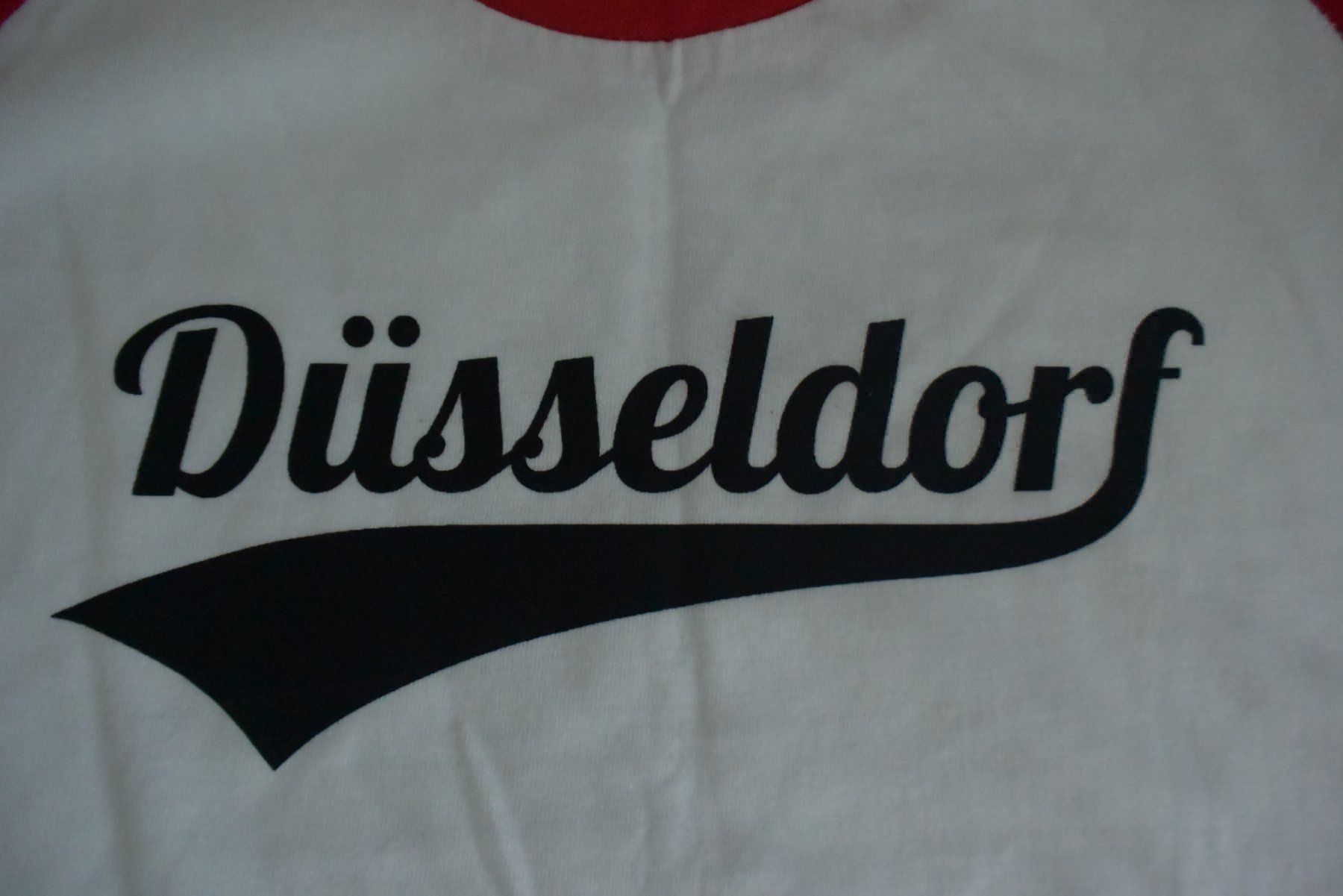 Lotti & Set di vestiti: Thematisches T-Shirt Set Gr. 104 – Usato da Densbüren venduto da TutaLarsen 2