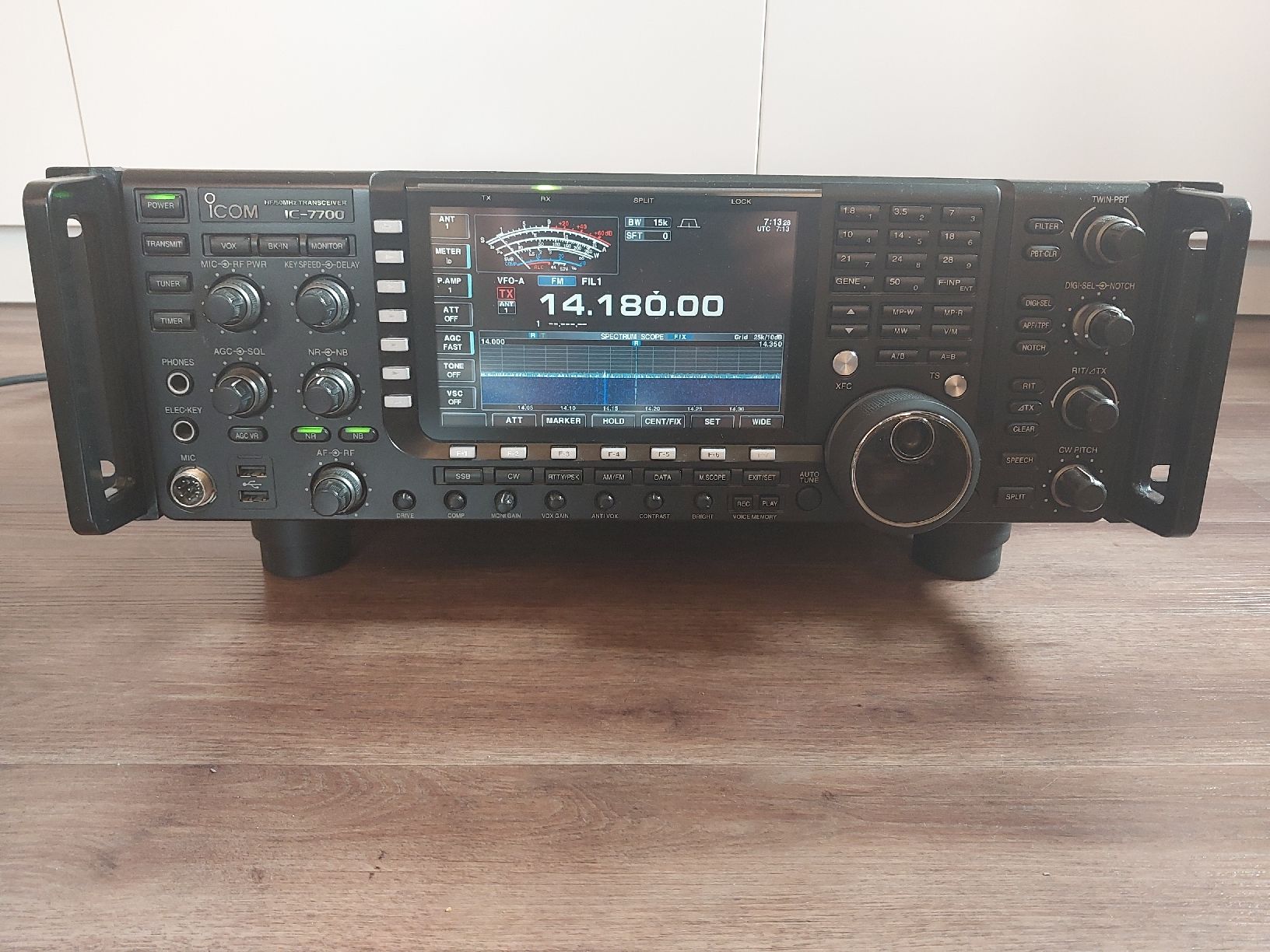 Icom Radiocomunicazione: Icom IC-7700 Transceiver – Usato da Eglisau venduto da HB9ELV
