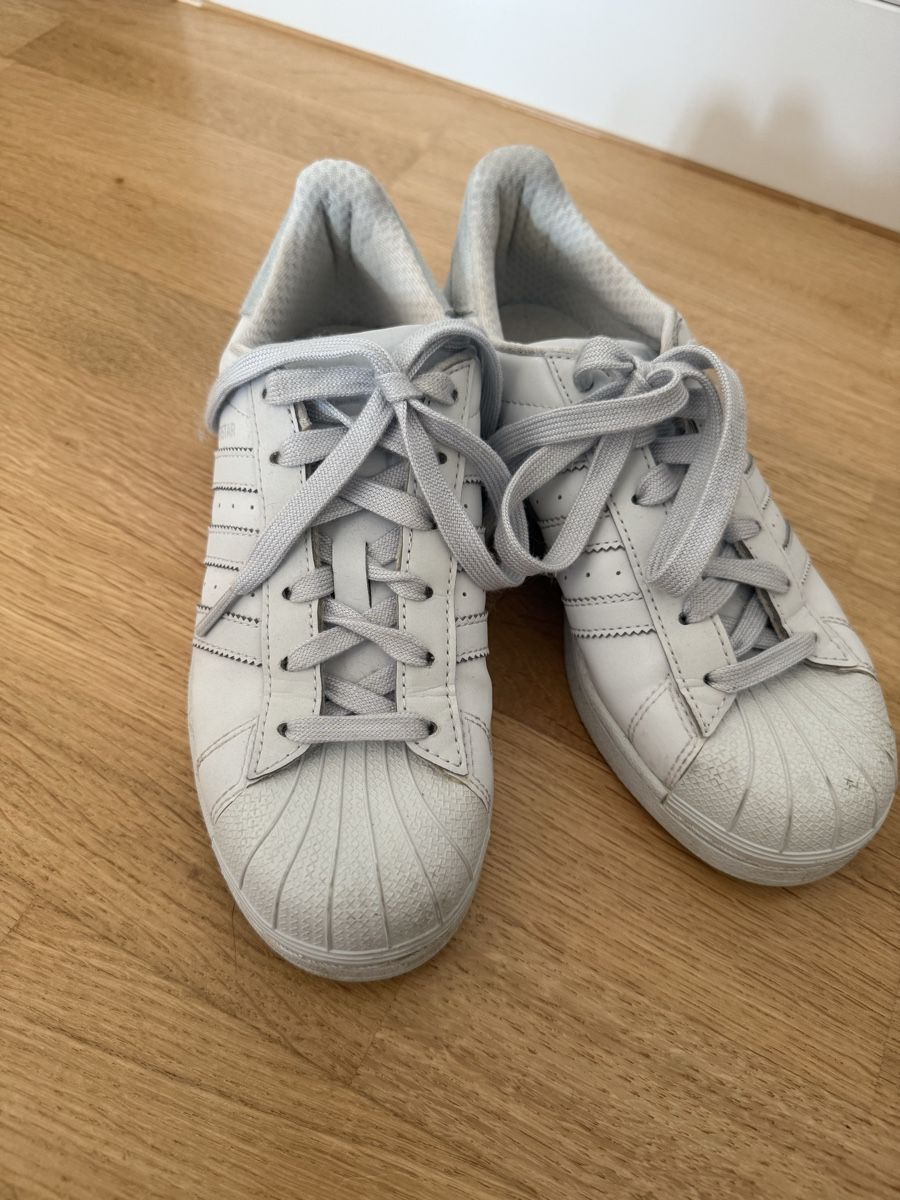 Adidas Damenschuhe: Adidas Superstar Sneaker – Gebraucht aus Rheinfelden von seline.n 2