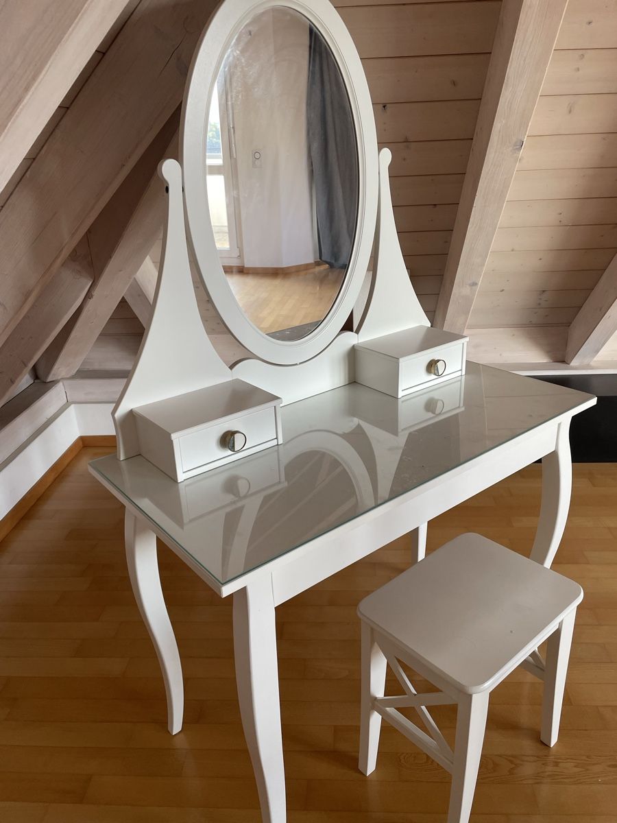 Ikea Tavoli da trucco: White Dressing Table with Mirror and Stool – Usato da Grüt (Gossau ZH) venduto da jwa_gx68