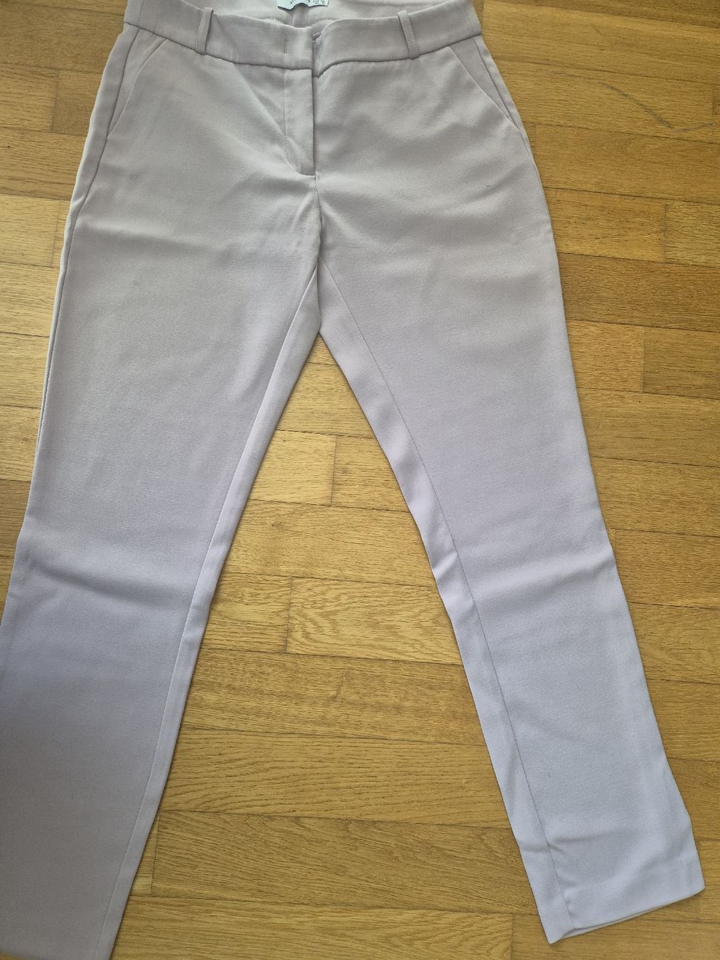 Hosen: Reserved Stoffhose, helllila, Gr. 36, Top Zustand – Gebraucht aus Zürich von mit_jz2x