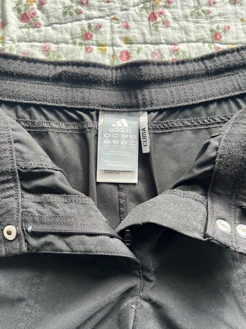 Adidas Pantaloni: Trainingsshorts / Adidas / Gr. 36 – Usato da Meggen venduto da heyleg1 1