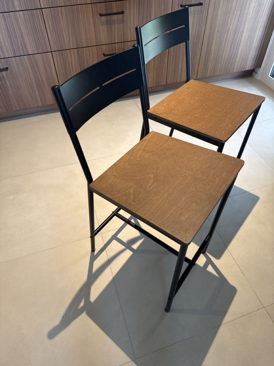 Ikea Seggioloni: 2 chaises hautes – Usato da Prévonloup venduto da and_w6r6