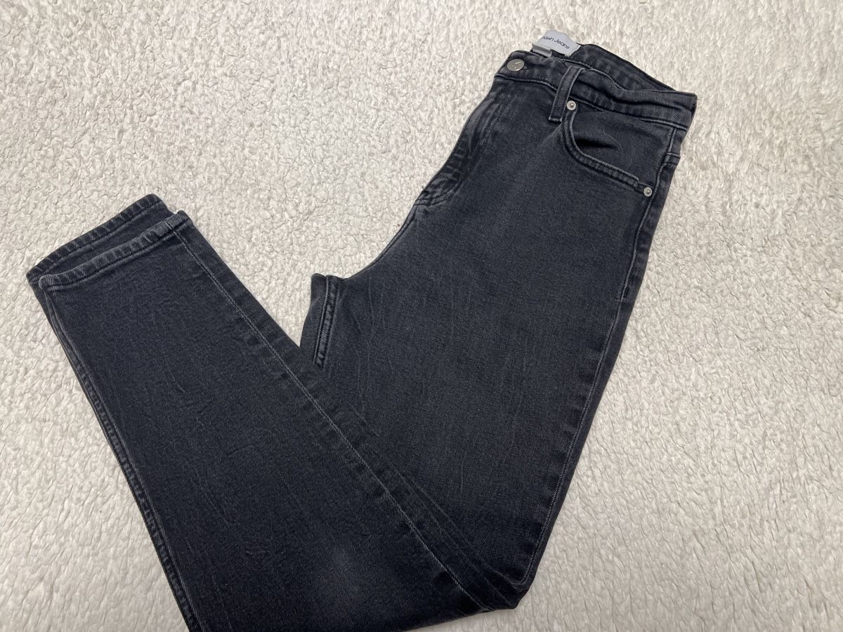 Calvin Klein Jeans: Jean Mom Calvin Klein Noir w29 – Neu (gemäss Beschreibung) aus Chenens von anasantos90 7
