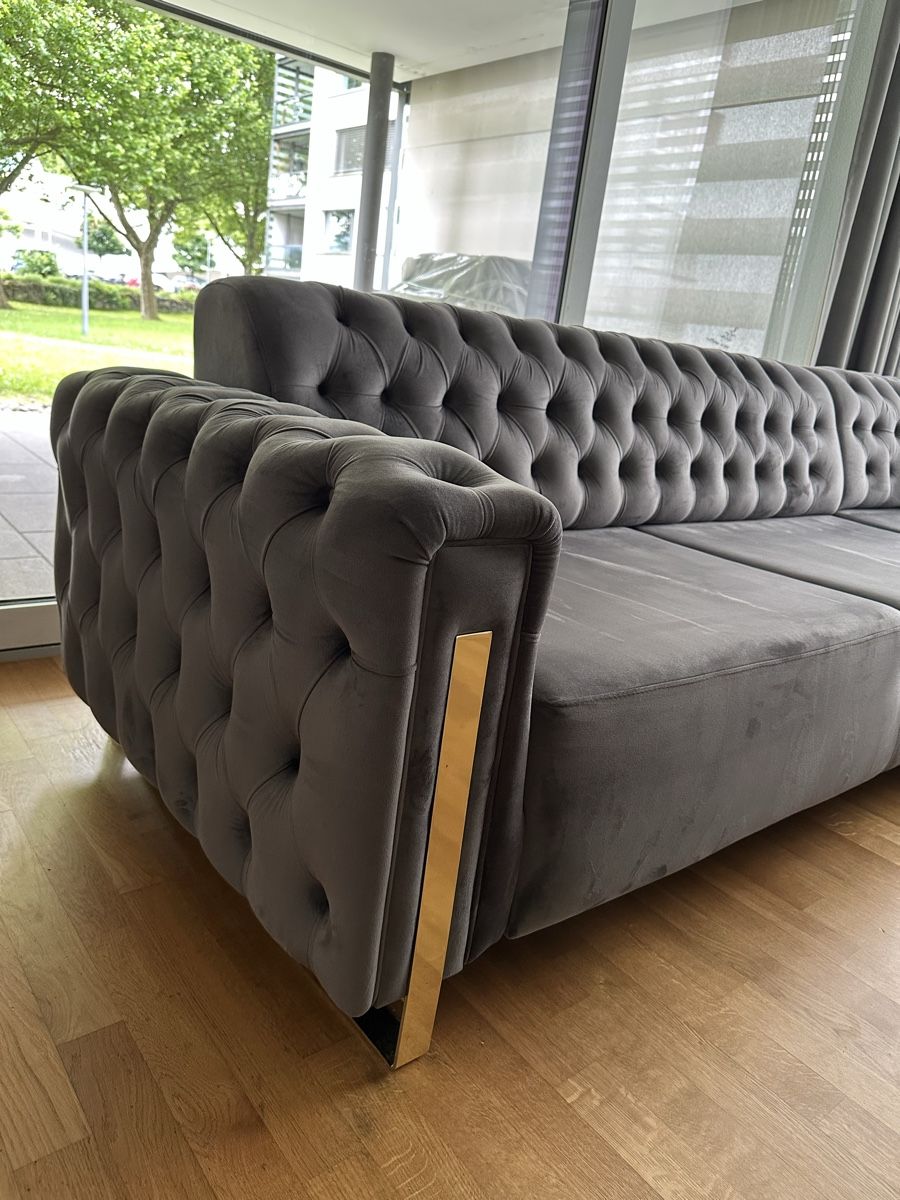Divani: Modernes Chesterfield Ecksofa mit elektrischer Relaxfunktion – Usato da Luzern venduto da Alyah 2