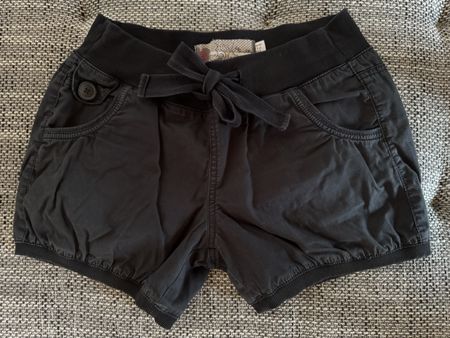 Schwarze Shorts Gr. 36/38 mit Gummibund