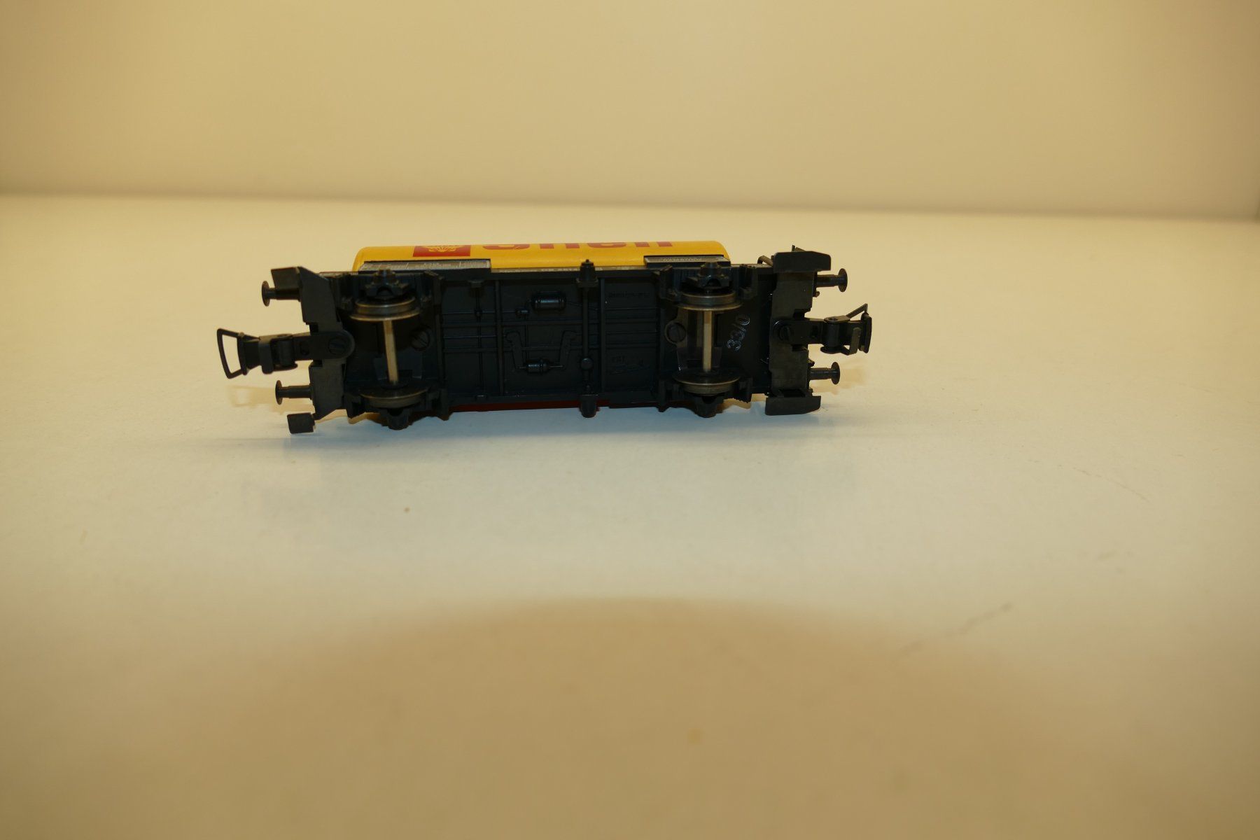 Fleischmann Modellini di ferrovie: Fleischmann H0: DB Kesselwagen Shell gelb – Usato da Niederhasli venduto da rail-duerst 6
