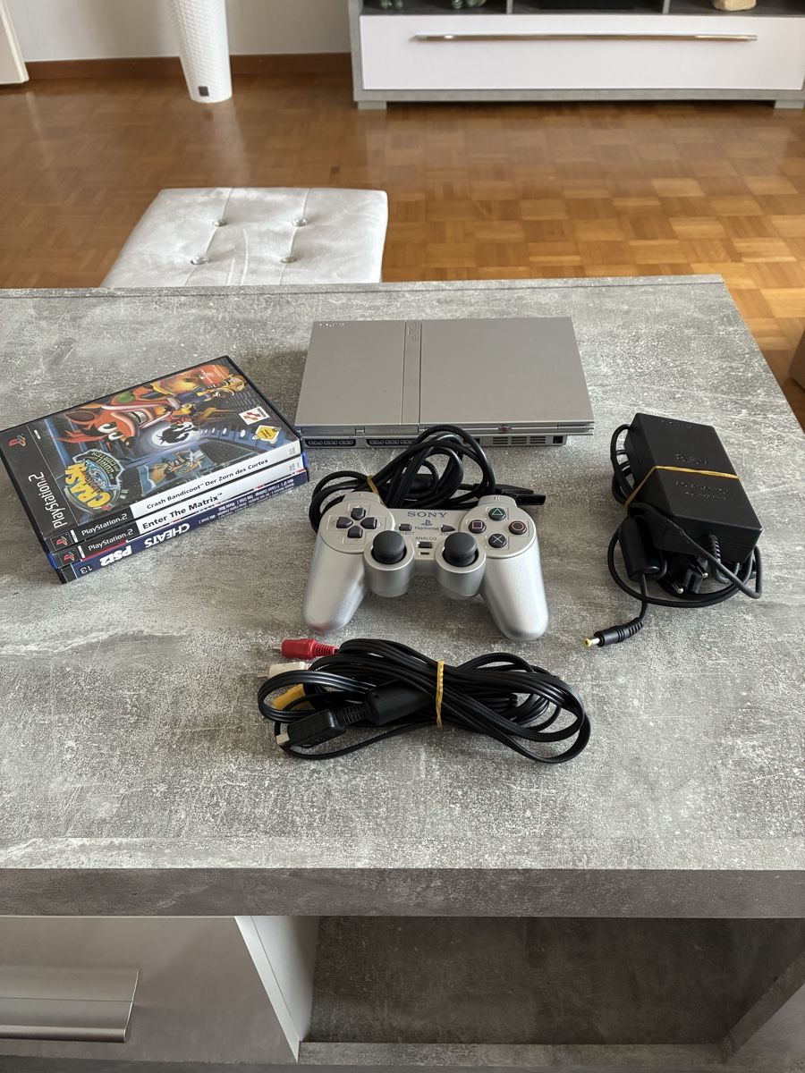 Sony Konsolen: Playstation 2 Slim Silber Set – Gebraucht aus Emmenbrücke von nne_hm9j
