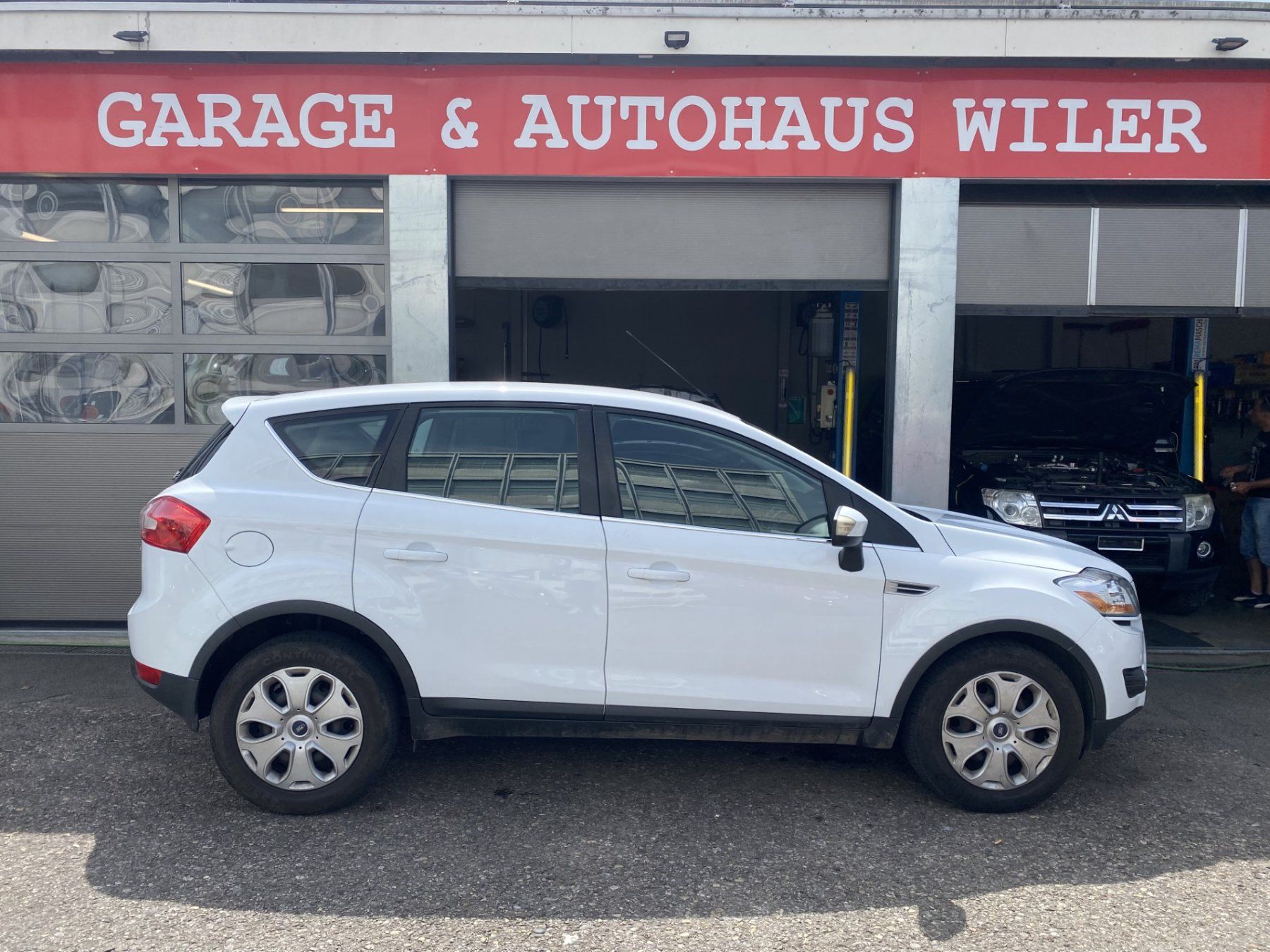 Ford Automobili: Ford Kuga 2.0 TDCi Carving 4WD PowerShift – Usato da Biel/Bienne venduto da AS24 3