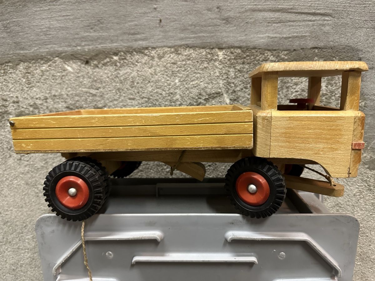 Voitures modèles: Holz lkw kipper – D'occasion à Reinach AG par rares75