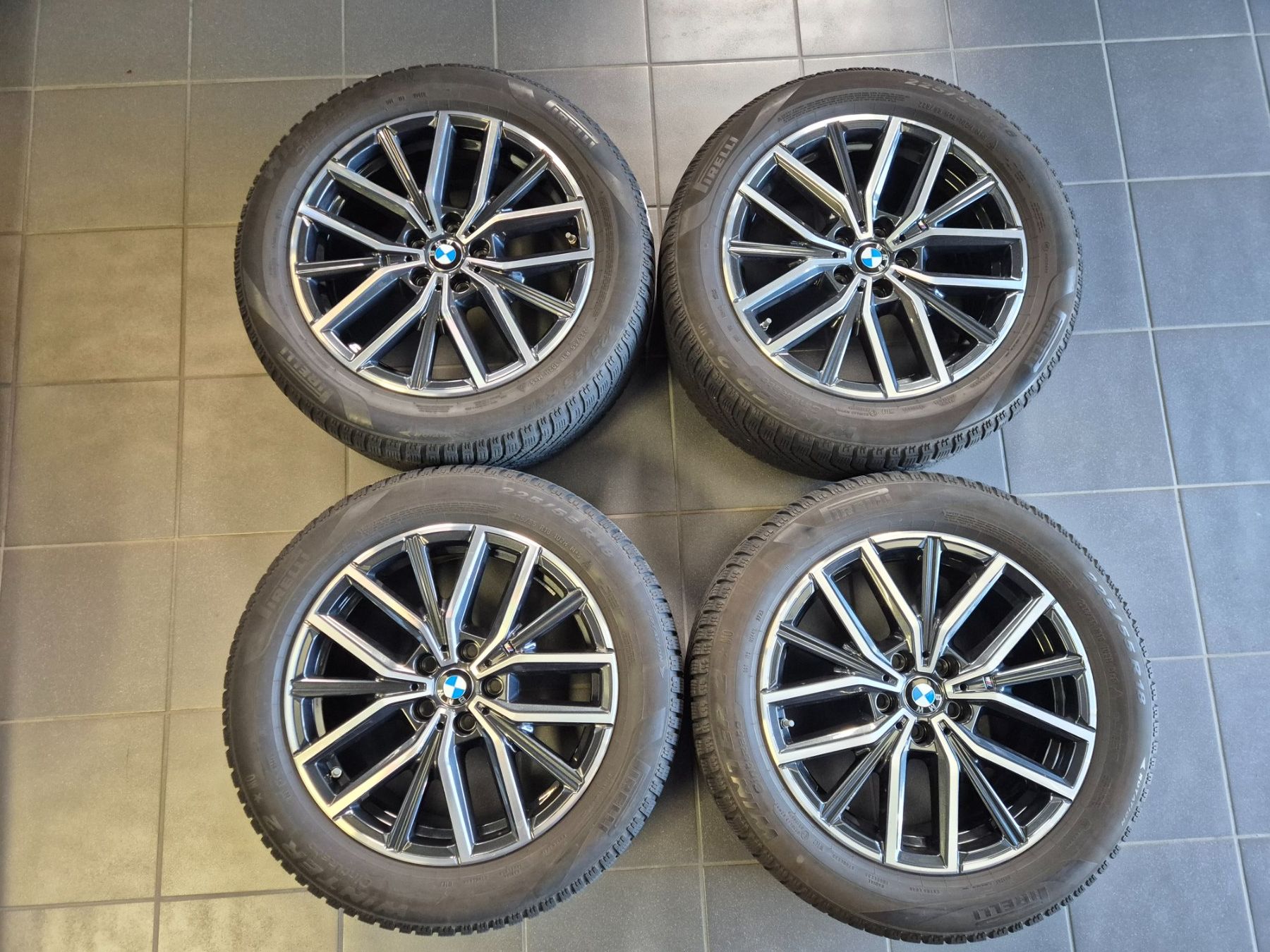 BMW Pneus & Kompletträder: Winterräder 18" BMW X1 – Gebraucht aus Winterthur von WEWi-Ersatzteile 1