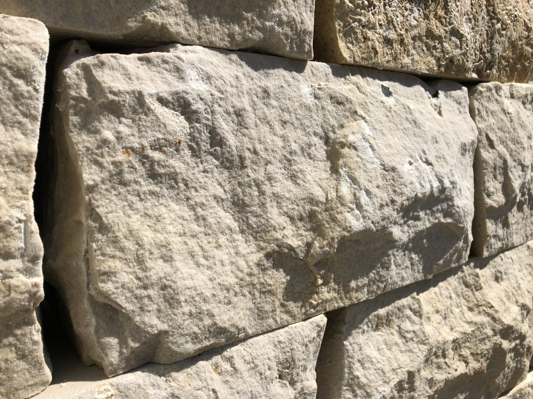 Pietre & tegole: Mauersteine gesägt 20x20x40cm – Nuovo (secondo la descrizione) da Zeiningen venduto da GimaStone 1