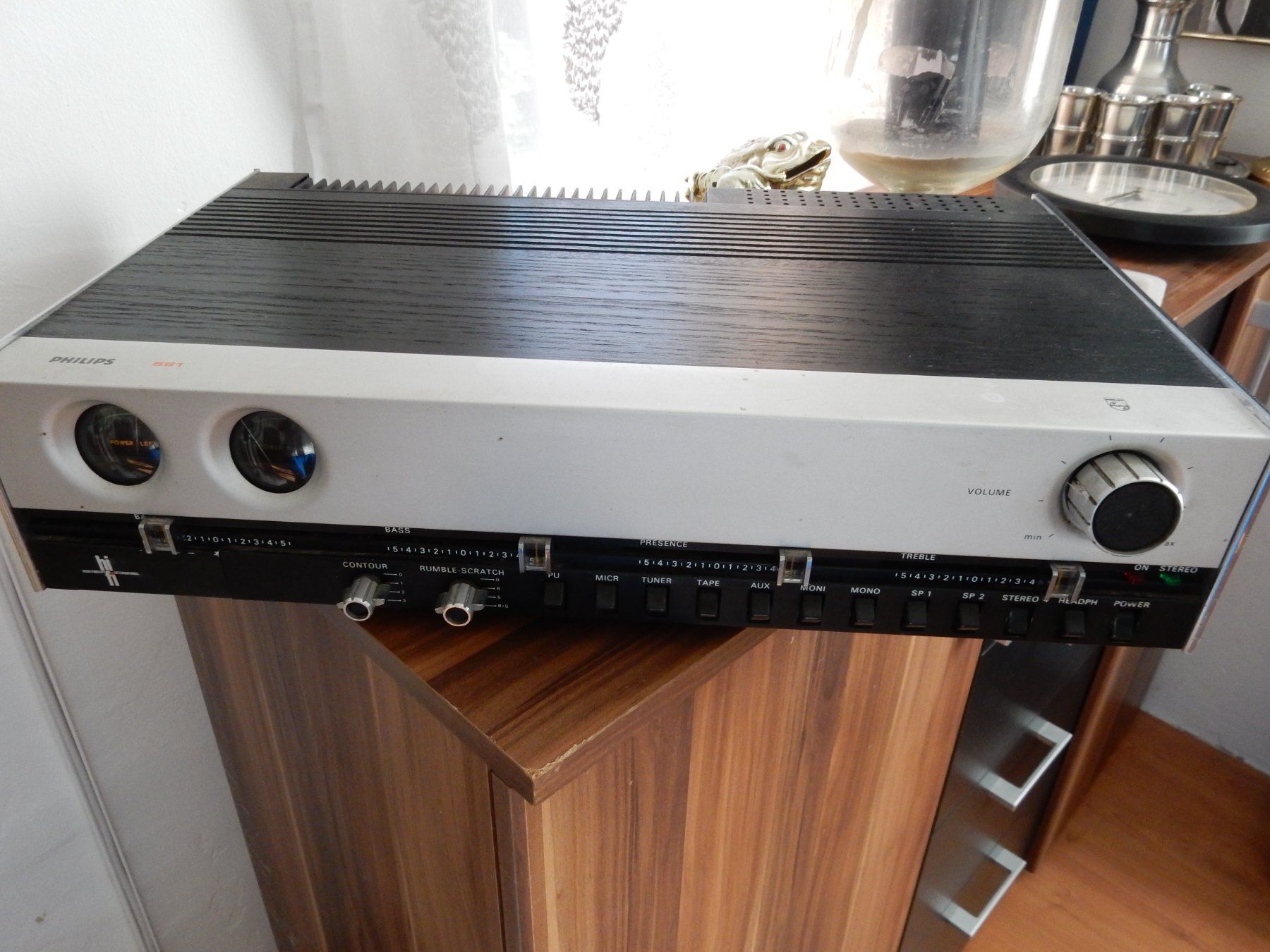Philips Amplificateurs: Philips 561 Verstärker ein Oldi – D'occasion à Balsthal par Subaru11