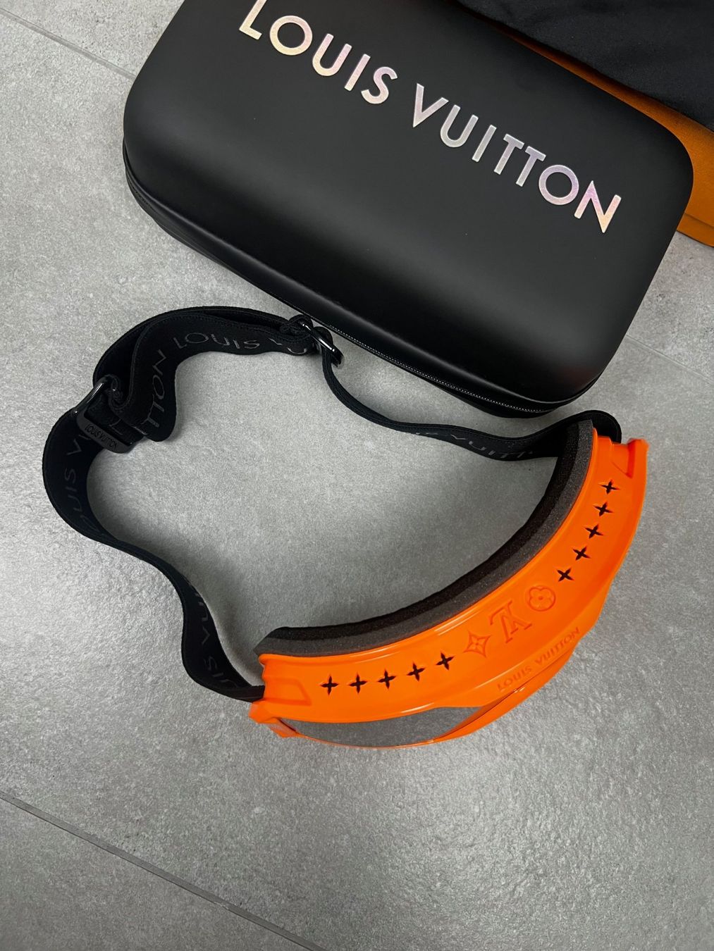 Louis Vuitton Occhiali & Lenti: Louis Vuitton Ski Mask – Nuovo (secondo la descrizione) da Biel/Bienne venduto da sami0788480082 3