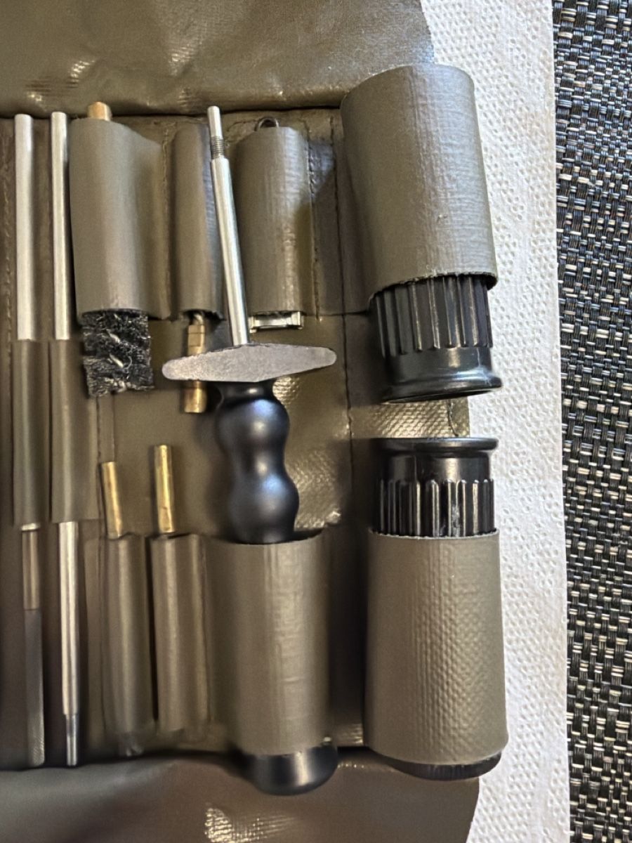 Schweizer Armee Uniformen: Putzzeug Sig Stgw 90 – Gebraucht aus Lausanne von Erion2015 3