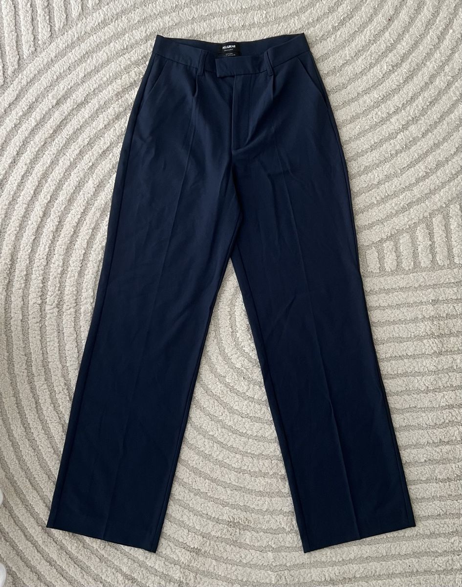 Pull&Bear Pantalons: Stoffhose Pull&Bear dunkelblau Grösse S – Neuf avec emballage d'origine à Spreitenbach par sah_9glw