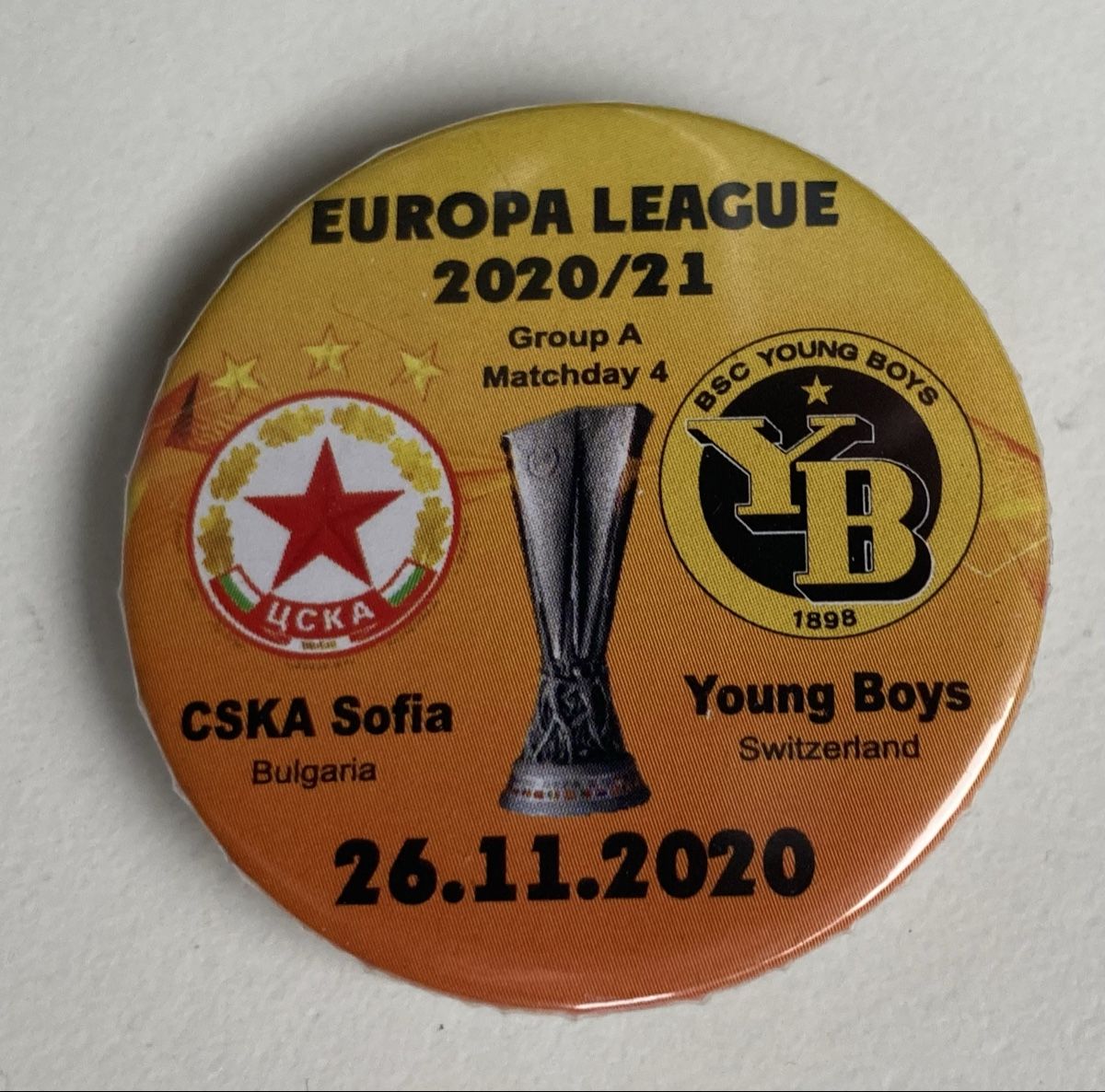 Placchette & Badge: BSC Young Boys Ansteckbrosche CSKA Sofia - YB Euro.League – Usato da Thun venduto da Alpen69