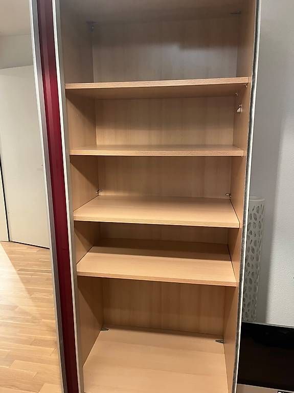 Schränke: Pfister Kleiderschrank  – Gebraucht aus Kloten von lauraamonicaa 2
