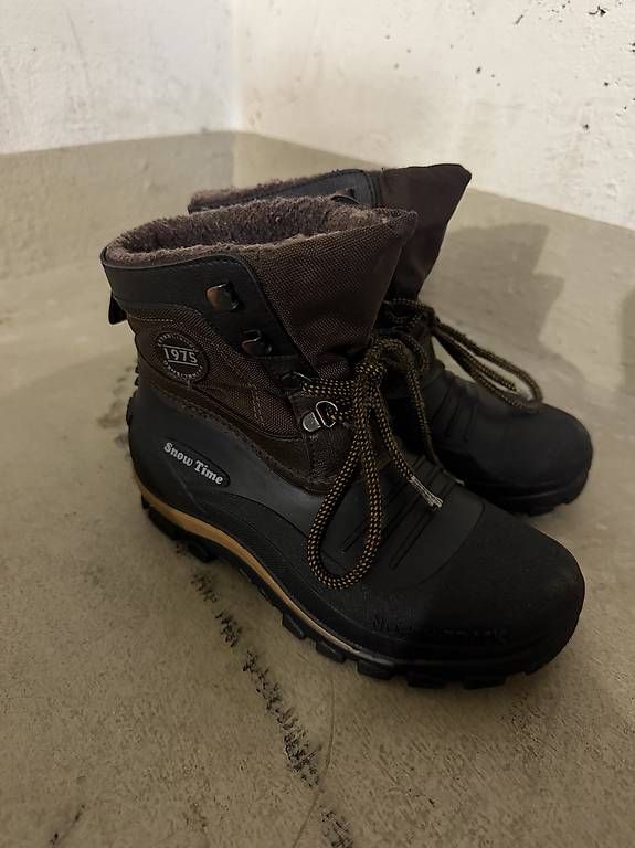 Schuhe für Jungen: Kinder Winter Schuhe  – Gebraucht aus Langnau am Albis von max081