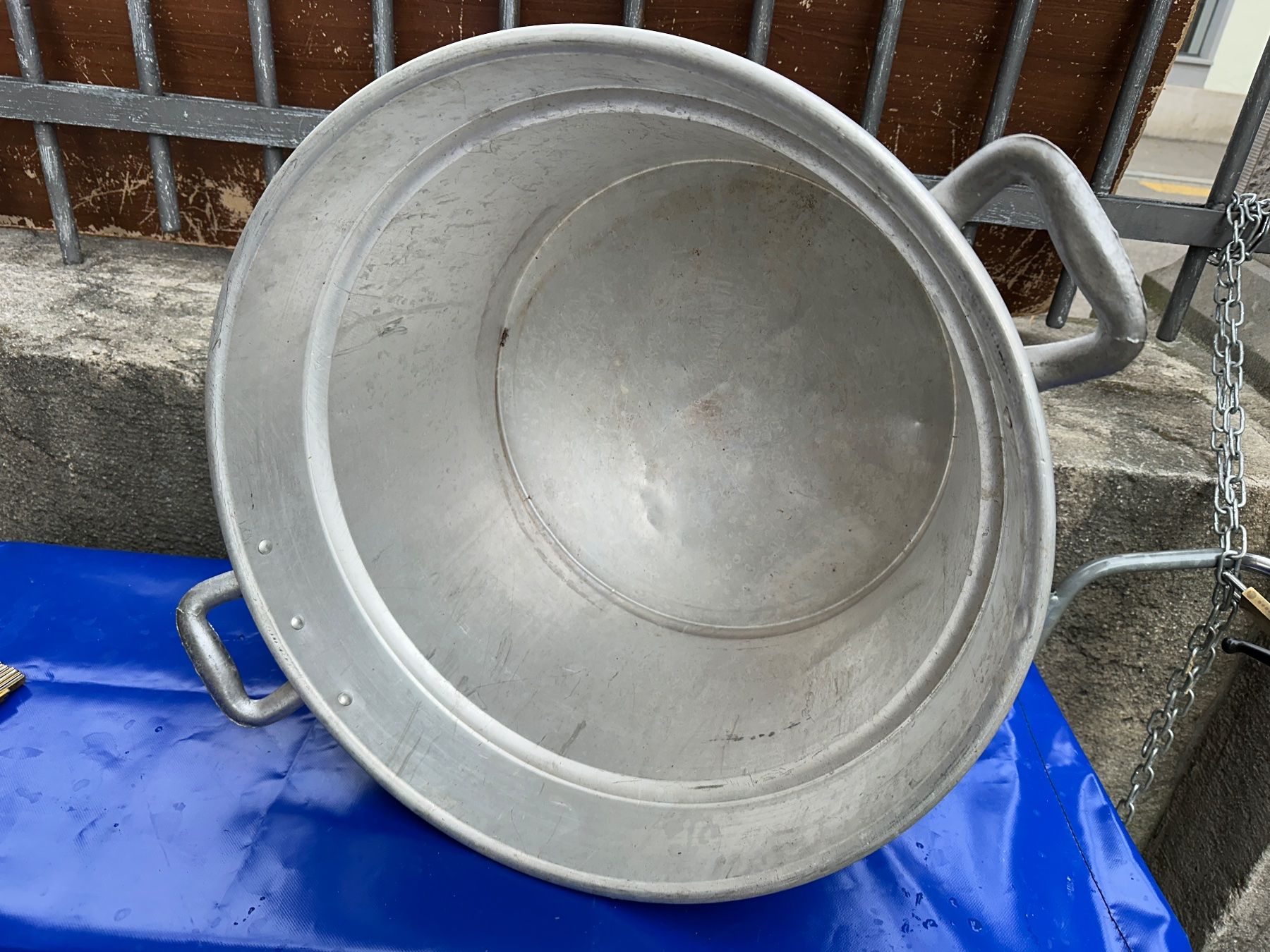 Pentole: Metalltopf ca. 75Liter !  Alukessel Gartengefäss – Usato da Zürich venduto da atlantis77 4