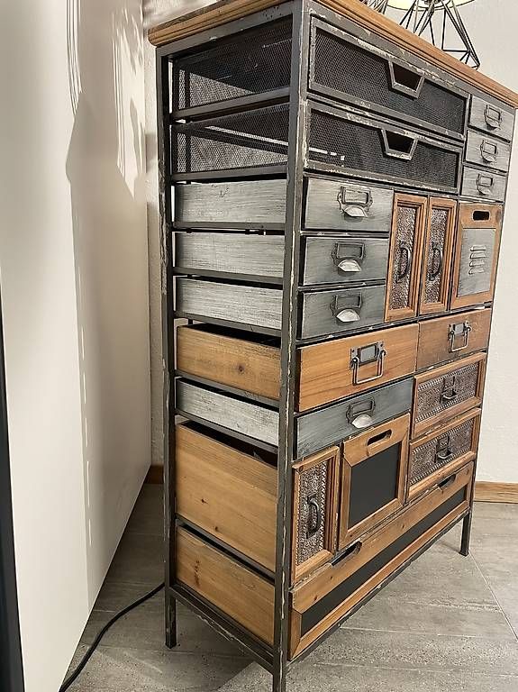 Cassettiere: Wunderschöner Schubladenkorpus im Industrial-Style – Usato da Hasle b. Burgdorf venduto da Corbu 3