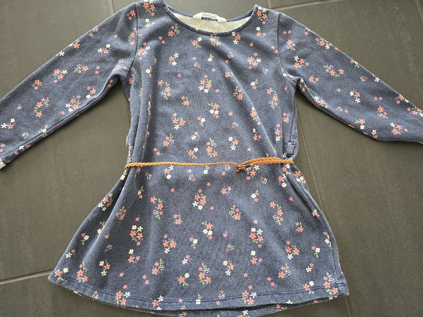Pullover & Sweatshirts: Kleid/Long pullover Blumenmuster Gr. 110/116 – Gebraucht aus Unterentfelden von Panda-87