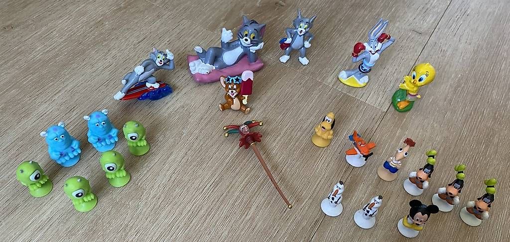 Statuette: Diverse Sammelfiguren  – Usato da Kerzers venduto da Ca-Vi 1