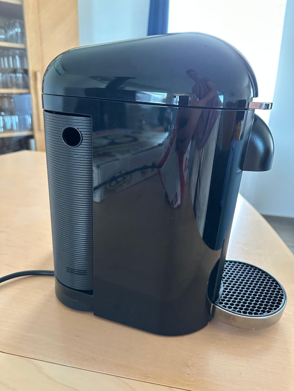 Nespresso Kaffeemaschinen & Espressomaschinen: Machine à café Nespresso Vertuo - GCB2 - Grande capsule – Gebraucht aus Forel/FR von dro_gld6 2
