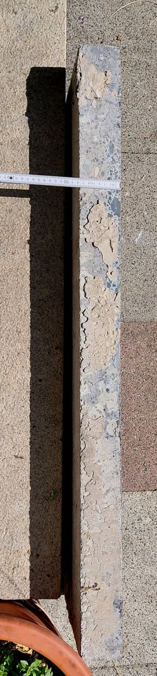 Pietre & tegole: Geschliffene Betonplatte mit Gesteinskörnung. – Usato da Schinznach Dorf venduto da Sammleri 2