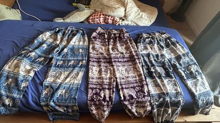 Bequeme Thai-Hosen / Elefanten-Pluderhosen versch. Farben (C