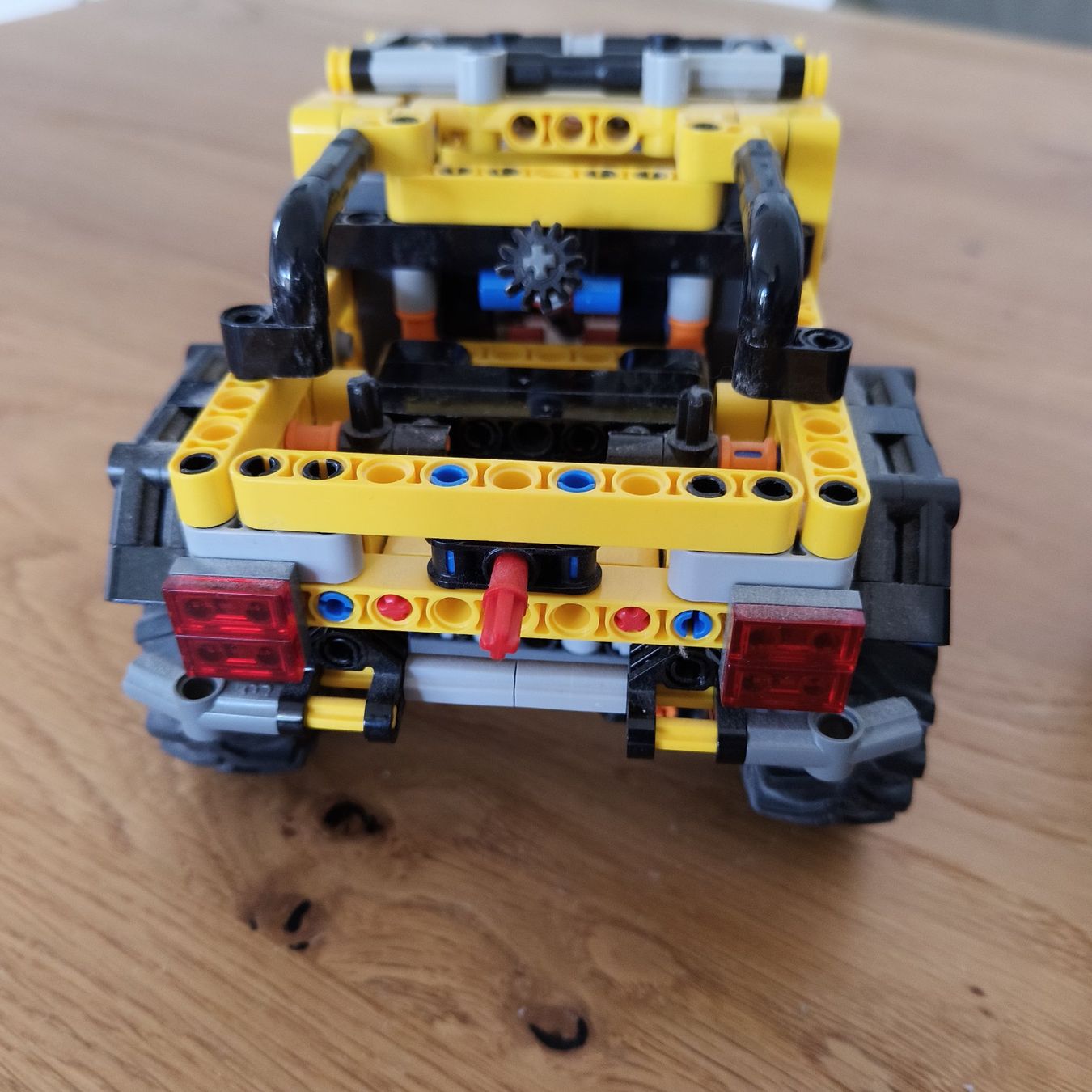 Lego Jouets: 2 Spielzeugautos Lego Technics – D'occasion à Meilen par FAVALLID 7