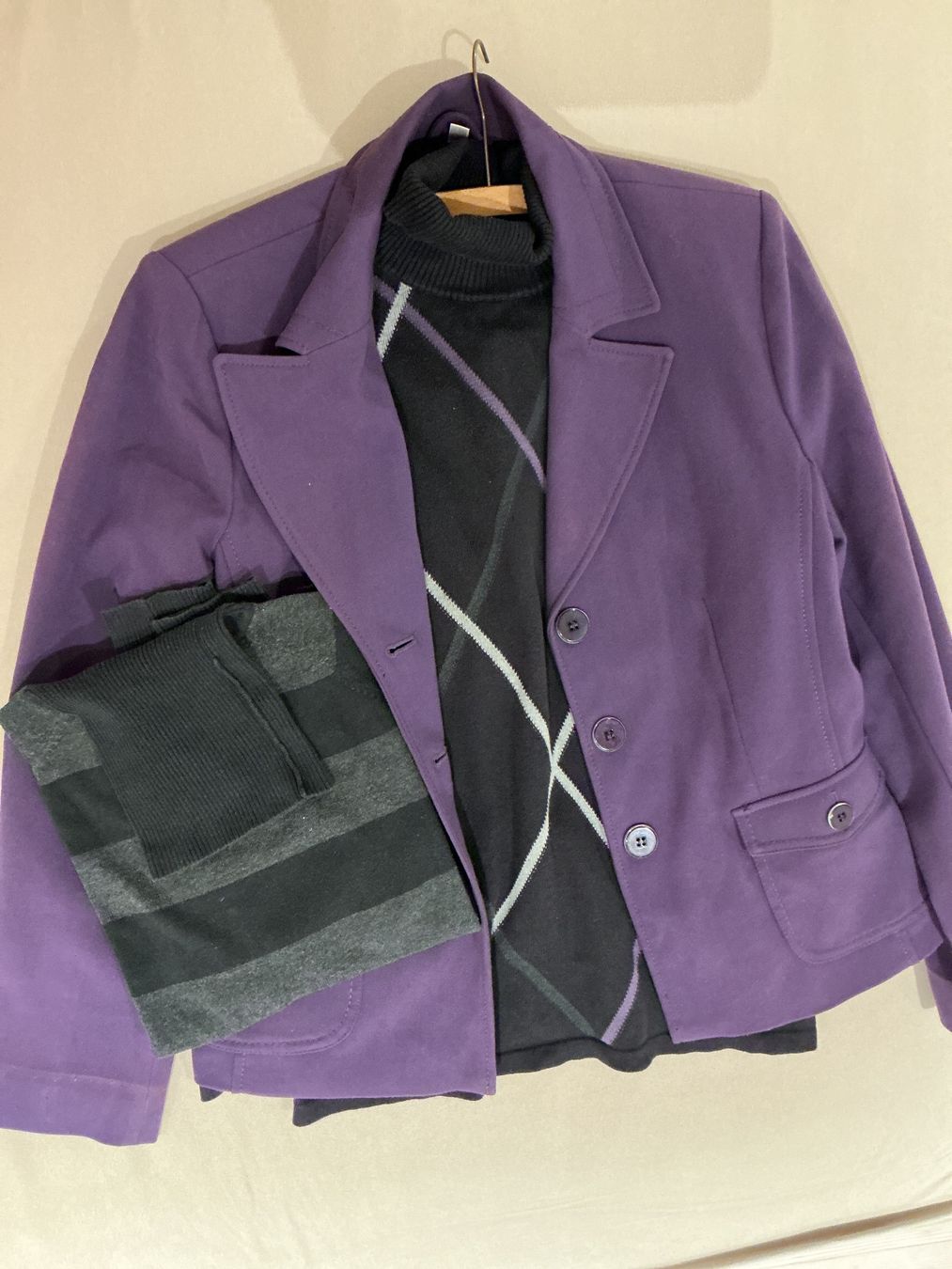 Kleiderpakete: Blazer und zwei Rollis – Gebraucht aus Triesen von boston7